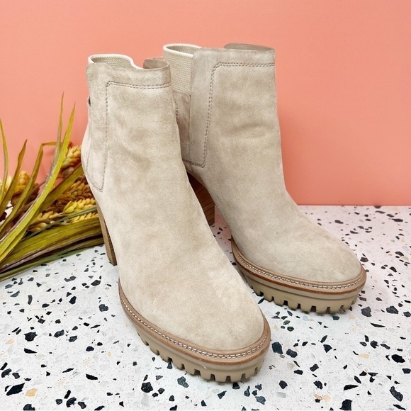 Vince Camuto Erinia Taupe Lug Sole Leather Suede Midi Heeled Women’s Boots Sz 10 - Picture 1 of 9
